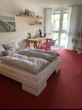Souterrain Appartment, eigene Dusche u WC